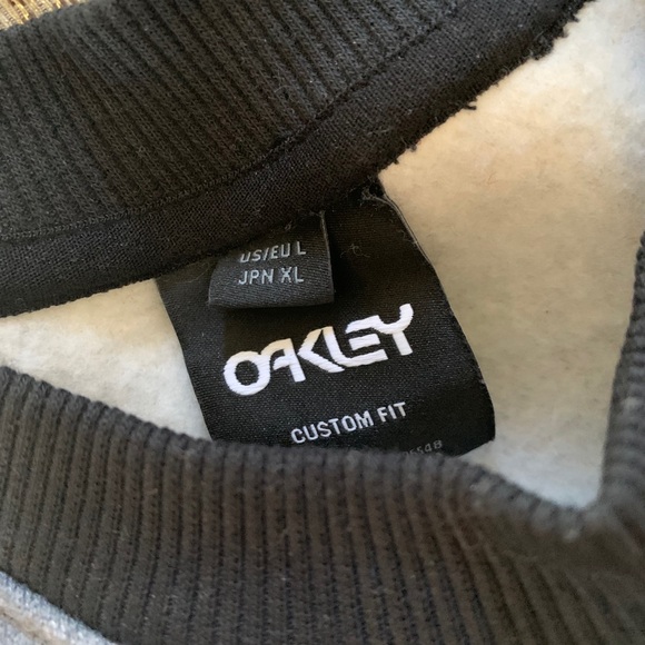 Oakley sweatshirt - Picture 2 of 2